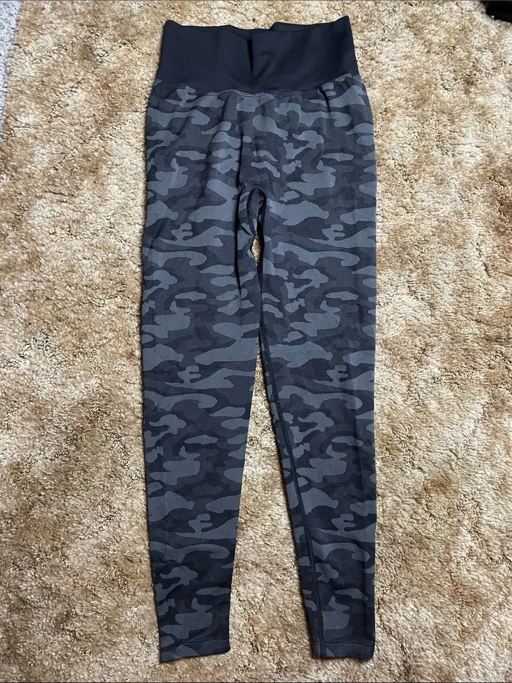 Victoria’s‎ Secret PINK Sport Camouflage Ruched Leggings Size Small